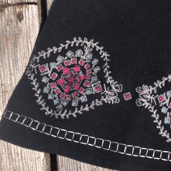 Boho corduroy embroidered skirt - Picture 3 of 7